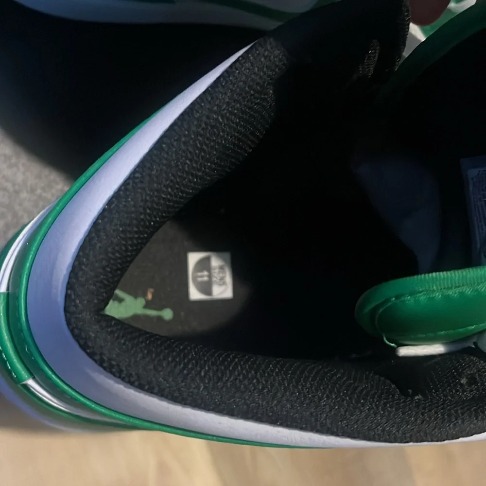 Jordan 1 Mid Lucky Green - Picture 4 of 6